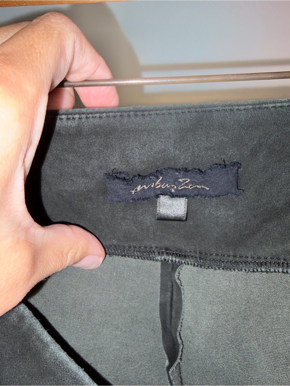 Urban Zen Black Skinny Stretch Suede Leggings - Picture 3 of 9